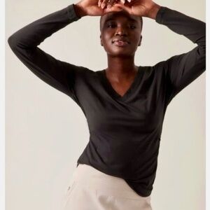 NWT Athleta Outbound V-Neck Top Black